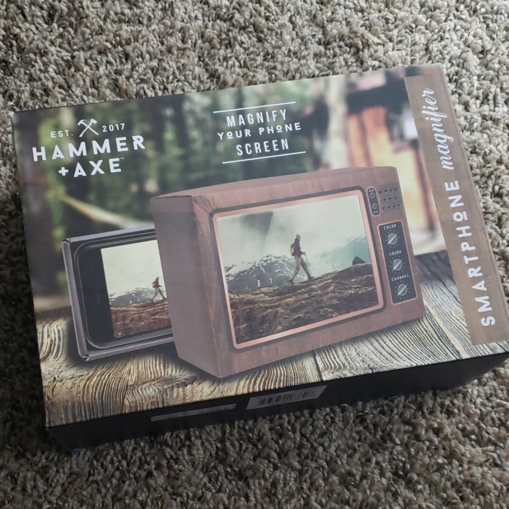 Portable smartphone magnifier